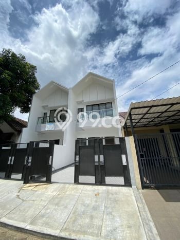 Dijual Rumah 4 Kamar Lokasi Ideal Nyaman dan Strategis di Serpong Utara Dijual Rumah 4 Kamar Lokasi Ideal Nyaman dan Strategis di Serpong Utara