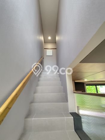 For Sale Rumah 5 Kamar Lokasi Strategis Nyaman dan Strategis di BSD For Sale Rumah 5 Kamar Lokasi Strategis Nyaman dan Strategis di BSD
