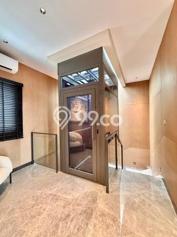 Rumah Luxury Modern Tanpa Renovasi di Gading Serpong Tangerang Rumah Luxury Modern Tanpa Renovasi di Gading Serpong Tangerang
