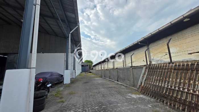 Paling Diincar! Gudang Dijual di Kalianak Harga Kompetitif Paling Diincar! Gudang Dijual di Kalianak Harga Kompetitif