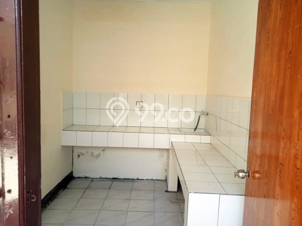 KESEMPATAN TERBAIK! Bisa KPR Rumah Modern lokasi Wonocolo, Surabaya, LT 276m2m² LB 200m2m² KESEMPATAN TERBAIK! Bisa KPR Rumah Modern lokasi Wonocolo, Surabaya, LT 276m2m² LB 200m2m²