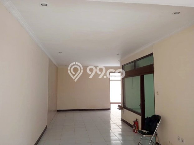 KESEMPATAN TERBAIK! Bisa KPR Rumah Modern lokasi Wonocolo, Surabaya, LT 276m2m² LB 200m2m² KESEMPATAN TERBAIK! Bisa KPR Rumah Modern lokasi Wonocolo, Surabaya, LT 276m2m² LB 200m2m²