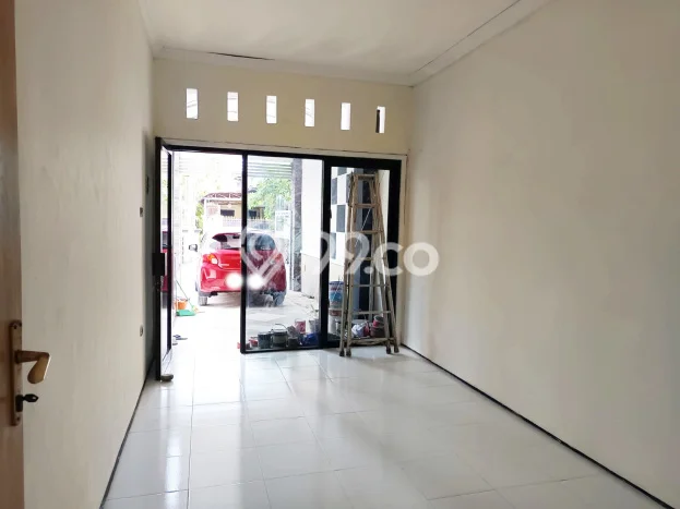 Disewakan! Rumah 5 Kamar Tidur &
3 Kamar Mandi di Karangpilang, Surabaya Disewakan! Rumah 5 Kamar Tidur &
3 Kamar Mandi di Karangpilang, Surabaya