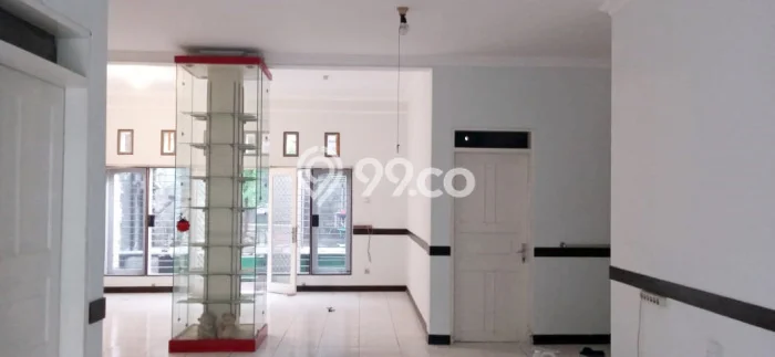 For Sale Hunian Rumah Terawat 3 Kamar di Kutisari, Surabaya For Sale Hunian Rumah Terawat 3 Kamar di Kutisari, Surabaya