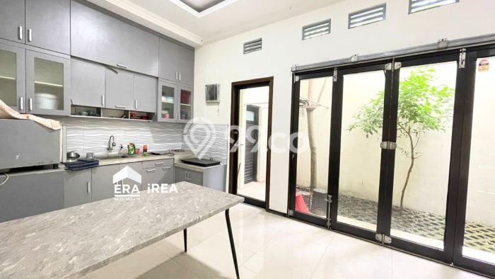 Dijual Cepat Rumah Favorit Siap Huni LB 170m2 di Banjarsari, Solo Dijual Cepat Rumah Favorit Siap Huni LB 170m2 di Banjarsari, Solo