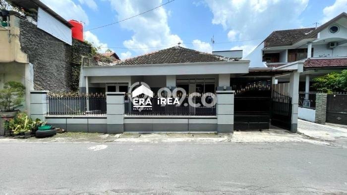 Hunian Cantik Minimalis Lb 180m2 di Laweyan, Solo Hunian Cantik Minimalis Lb 180m2 di Laweyan, Solo