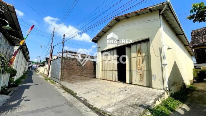 Gudang Usaha Dijual di Kartasura Sukoharjo LT 331m2 & LB 331m2 Gudang Usaha Dijual di Kartasura Sukoharjo LT 331m2 & LB 331m2