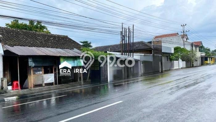 Komersial Dijual di Kartasura LT 313m2, LB 200m2 untuk Investasi Komersial Dijual di Kartasura LT 313m2, LB 200m2 untuk Investasi