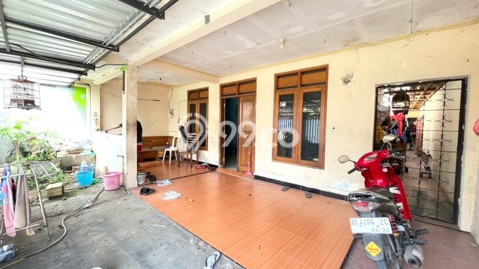 Jual Rumah Bagus Siap Huni LB 200m2 di Colomadu, Solo Jual Rumah Bagus Siap Huni LB 200m2 di Colomadu, Solo