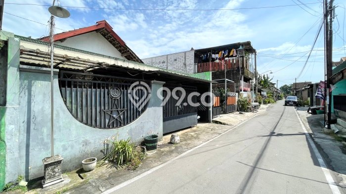 Jual Rumah Bagus Siap Huni LB 200m2 di Colomadu, Solo Jual Rumah Bagus Siap Huni LB 200m2 di Colomadu, Solo