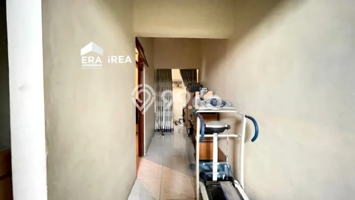Area Ramai! Ruko Dijual di Ngemplak untuk Bisnis Luas Bangunan 200m2 Area Ramai! Ruko Dijual di Ngemplak untuk Bisnis Luas Bangunan 200m2