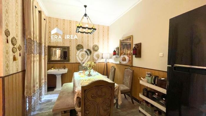 Rumah Elit LB 250m2 Siap Huni Desain Elegan di Gentan, Sukoharjo Rumah Elit LB 250m2 Siap Huni Desain Elegan di Gentan, Sukoharjo