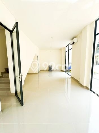 Ruko Disewa di Tangerang dengan LB 100m2 Area Komersial Ramai Ruko Disewa di Tangerang dengan LB 100m2 Area Komersial Ramai