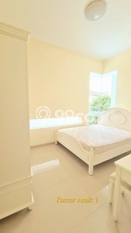 Ready to Use! Luxury House LT 180m2 Desain Elegan di Surabaya Kota Ready to Use! Luxury House LT 180m2 Desain Elegan di Surabaya Kota
