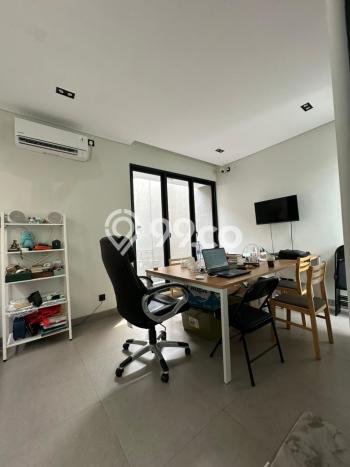 Rumah Luxury Modern Tanpa Renovasi di Surabaya Kota Surabaya Rumah Luxury Modern Tanpa Renovasi di Surabaya Kota Surabaya