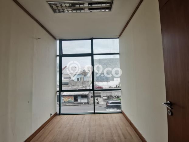 FOR RENT! Ruko di Gajahmada Cocok untuk Bisnis 335m2 FOR RENT! Ruko di Gajahmada Cocok untuk Bisnis 335m2