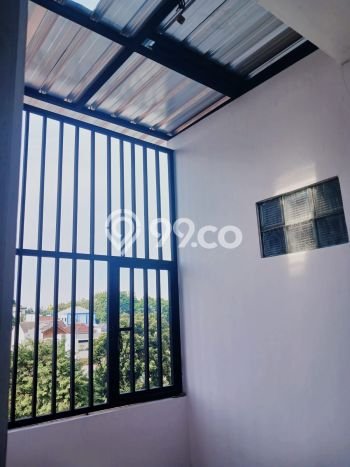 Ruko Disewa di Banyumanik, Semarang, LT 111m2 / LB 180m2 Ruko Disewa di Banyumanik, Semarang, LT 111m2 / LB 180m2