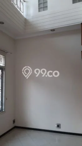 Lokasi terbaik! Rumah siap pakai dikontrakkan di Semarang Tengah LB 350m2 Lokasi terbaik! Rumah siap pakai dikontrakkan di Semarang Tengah LB 350m2