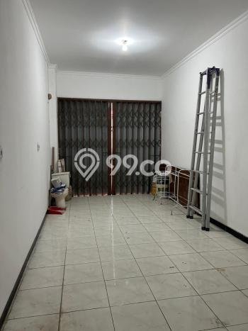 Lokasi terbaik! Rumah siap huni disewakan di Tembalang LB 230m2 Lokasi terbaik! Rumah siap huni disewakan di Tembalang LB 230m2