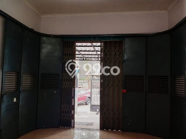 Ruko Disewa di Banyumanik, Semarang, LT 111m2 / LB 180m2 Ruko Disewa di Banyumanik, Semarang, LT 111m2 / LB 180m2