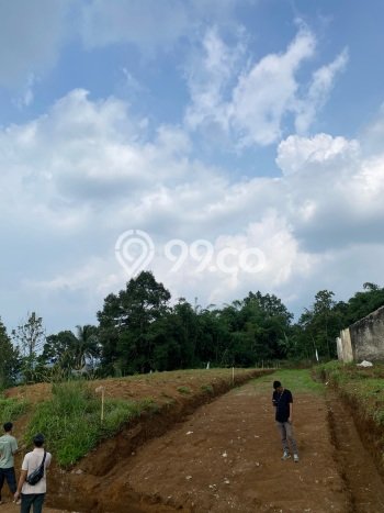 INVESTASI POTENSIAL! Vila Kawasan Parung Kuda, Luas 240m2m², Lokasi Prima INVESTASI POTENSIAL! Vila Kawasan Parung Kuda, Luas 240m2m², Lokasi Prima