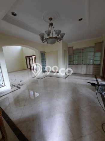 Rumah Mewah LB 800m2 Siap Huni Desain Elegan di Raffles Hills, Jakarta Timur Rumah Mewah LB 800m2 Siap Huni Desain Elegan di Raffles Hills, Jakarta Timur
