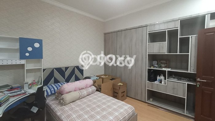Jual Rumah Luas Elegan Dengan View Eksklusif di Graha, Surabaya Jual Rumah Luas Elegan Dengan View Eksklusif di Graha, Surabaya
