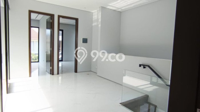 Ready to Use! Premium House LT 200m2 Desain Modern di Citraland Ready to Use! Premium House LT 200m2 Desain Modern di Citraland