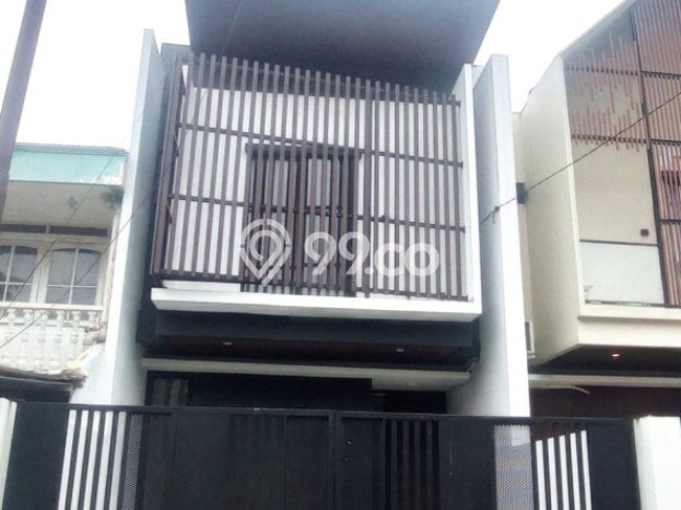 Rumah Luas Asri 3 KT Siap Pakai di Kedung Baruk Surabaya Rumah Luas Asri 3 KT Siap Pakai di Kedung Baruk Surabaya