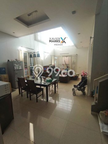 Ready to Use! Premium House LT 350m2 Desain Elegan di Araya Ready to Use! Premium House LT 350m2 Desain Elegan di Araya
