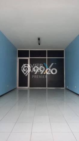 Ruko untuk disewa di Klojen punya LT 54m2 & LB 162m2 harga sewa kompetitif Ruko untuk disewa di Klojen punya LT 54m2 & LB 162m2 harga sewa kompetitif