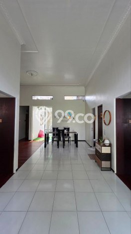 Rumah Modern 4 KT di Araya Malang Semi Furnished Rumah Modern 4 KT di Araya Malang Semi Furnished