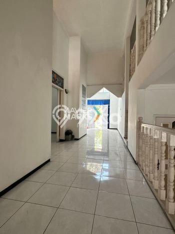 Rumah Mewah LB 250m2 Siap Pakai Desain Elegan di Araya, Malang Rumah Mewah LB 250m2 Siap Pakai Desain Elegan di Araya, Malang