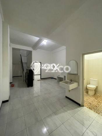 Lokasi Strategis! Dijual Ruko Bisnis di Klojen, Malang Kondisi Baik Lokasi Strategis! Dijual Ruko Bisnis di Klojen, Malang Kondisi Baik