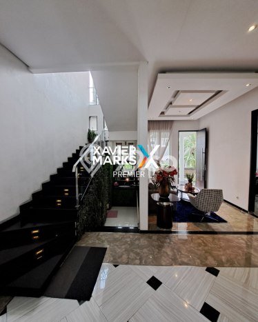 Rumah Luxury Modern Tanpa Renovasi di Soekarno Hatta Malang Rumah Luxury Modern Tanpa Renovasi di Soekarno Hatta Malang