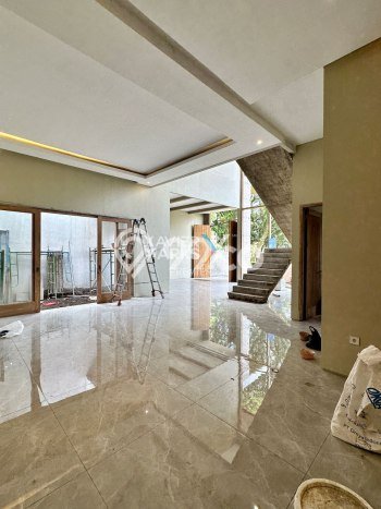 For Sale! Luxury House LT 240m2 Desain Elegan di Araya For Sale! Luxury House LT 240m2 Desain Elegan di Araya