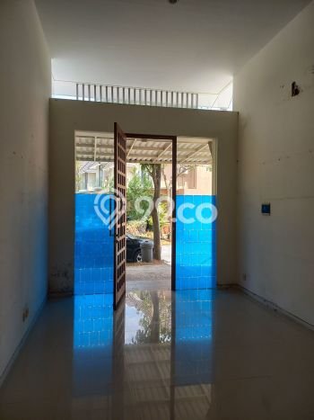Rumah Terawat LT 200m2m² / LB 125m2m² di Lokasi Premium Tembalang, Semarang Rumah Terawat LT 200m2m² / LB 125m2m² di Lokasi Premium Tembalang, Semarang