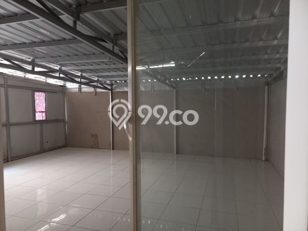 Rumah Terawat LT 200m2m² / LB 125m2m² di Lokasi Premium Tembalang, Semarang Rumah Terawat LT 200m2m² / LB 125m2m² di Lokasi Premium Tembalang, Semarang