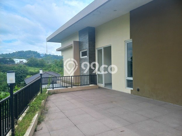 Jual Rumah Mewah Megah Dengan View Eksklusif di Candi Golf, Semarang Jual Rumah Mewah Megah Dengan View Eksklusif di Candi Golf, Semarang