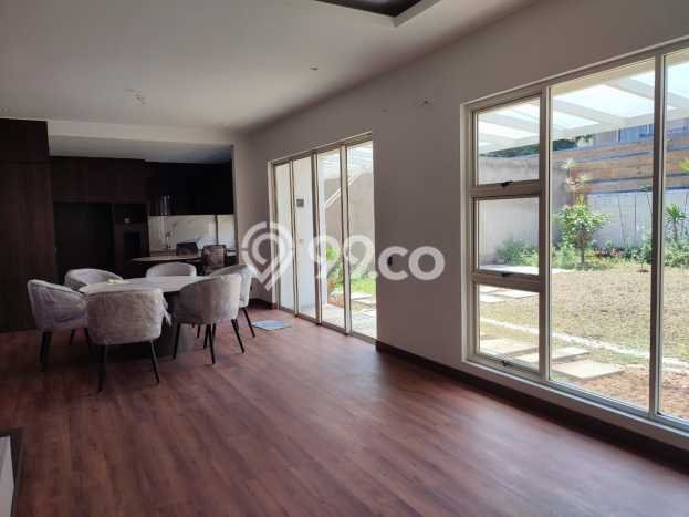 HARGA SPECIAL! Rumah Asri lokasi , Luas 360m2m² LB 261m2m² HARGA SPECIAL! Rumah Asri lokasi , Luas 360m2m² LB 261m2m²