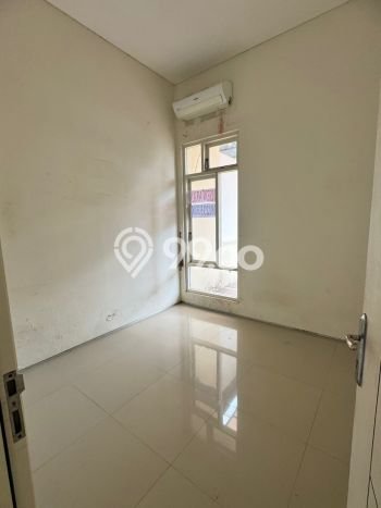 For Sale Rumah 3 Kamar Lokasi Ideal Bagus dan Strategis di Gresik For Sale Rumah 3 Kamar Lokasi Ideal Bagus dan Strategis di Gresik