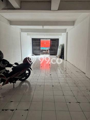Unit Ruko Disewakan di Pabean Cantikan di Area Ramai & Strategis Unit Ruko Disewakan di Pabean Cantikan di Area Ramai & Strategis
