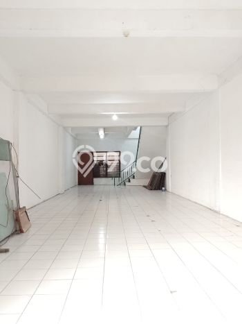 Unit Ruko Disewakan di Pabean Cantikan di Area Ramai & Strategis Unit Ruko Disewakan di Pabean Cantikan di Area Ramai & Strategis
