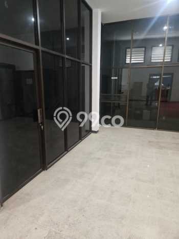 Area Ramai! Ruko Dijual di Sawahan untuk Bisnis Luas Bangunan 507m2 Area Ramai! Ruko Dijual di Sawahan untuk Bisnis Luas Bangunan 507m2