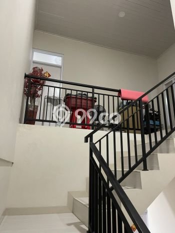 Rumah Luas Asri 4 KT Siap Pakai di Cibubur Bekasi Rumah Luas Asri 4 KT Siap Pakai di Cibubur Bekasi