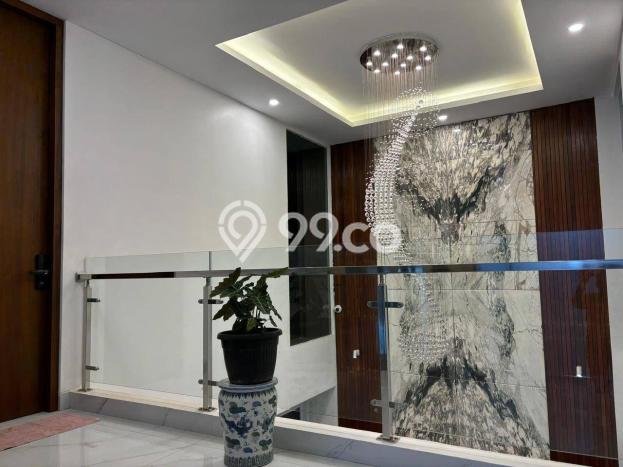 Rumah Elit LB 560m2 Siap Pakai Desain Elegan di Gading Serpong, Tangerang Rumah Elit LB 560m2 Siap Pakai Desain Elegan di Gading Serpong, Tangerang