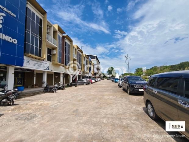 Ruko Dijual di Batam LT 95m2 & LB 245m2 Lokasi Terbaik! Ruko Dijual di Batam LT 95m2 & LB 245m2 Lokasi Terbaik!