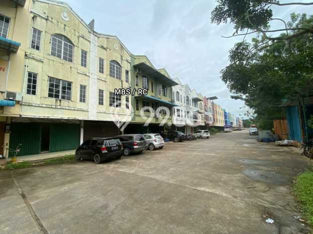 Ruko Dijual di Batam LT 95m2 & LB 300m2 Lokasi Terbaik! Ruko Dijual di Batam LT 95m2 & LB 300m2 Lokasi Terbaik!