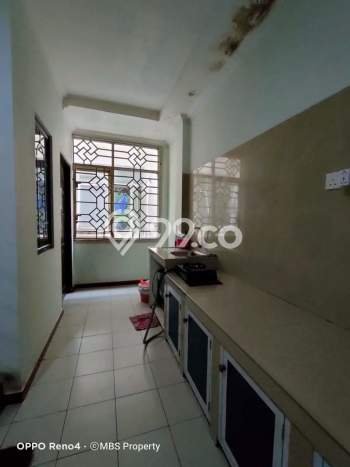 Ruko Dijual di Batam LT 92m2 & LB 255m2 Lokasi Terbaik! Ruko Dijual di Batam LT 92m2 & LB 255m2 Lokasi Terbaik!