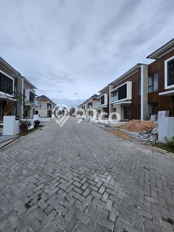 Dijual Murah Rumah dengan 4 Kamar Tidur dan 4 Kamar Mandi di Area Batam Centre, Batam Dijual Murah Rumah dengan 4 Kamar Tidur dan 4 Kamar Mandi di Area Batam Centre, Batam